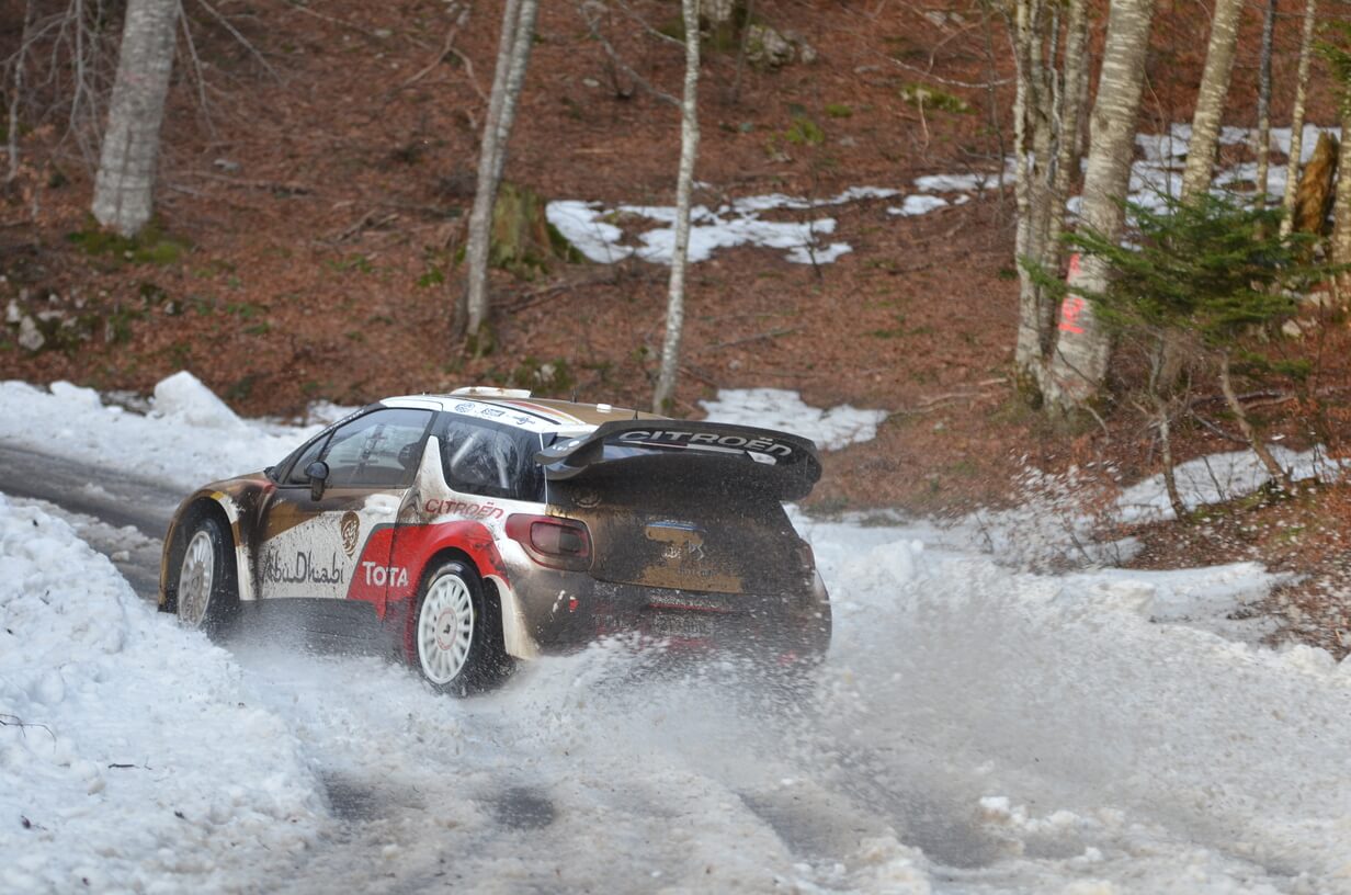 Contre l'arrêt des rallyes en France