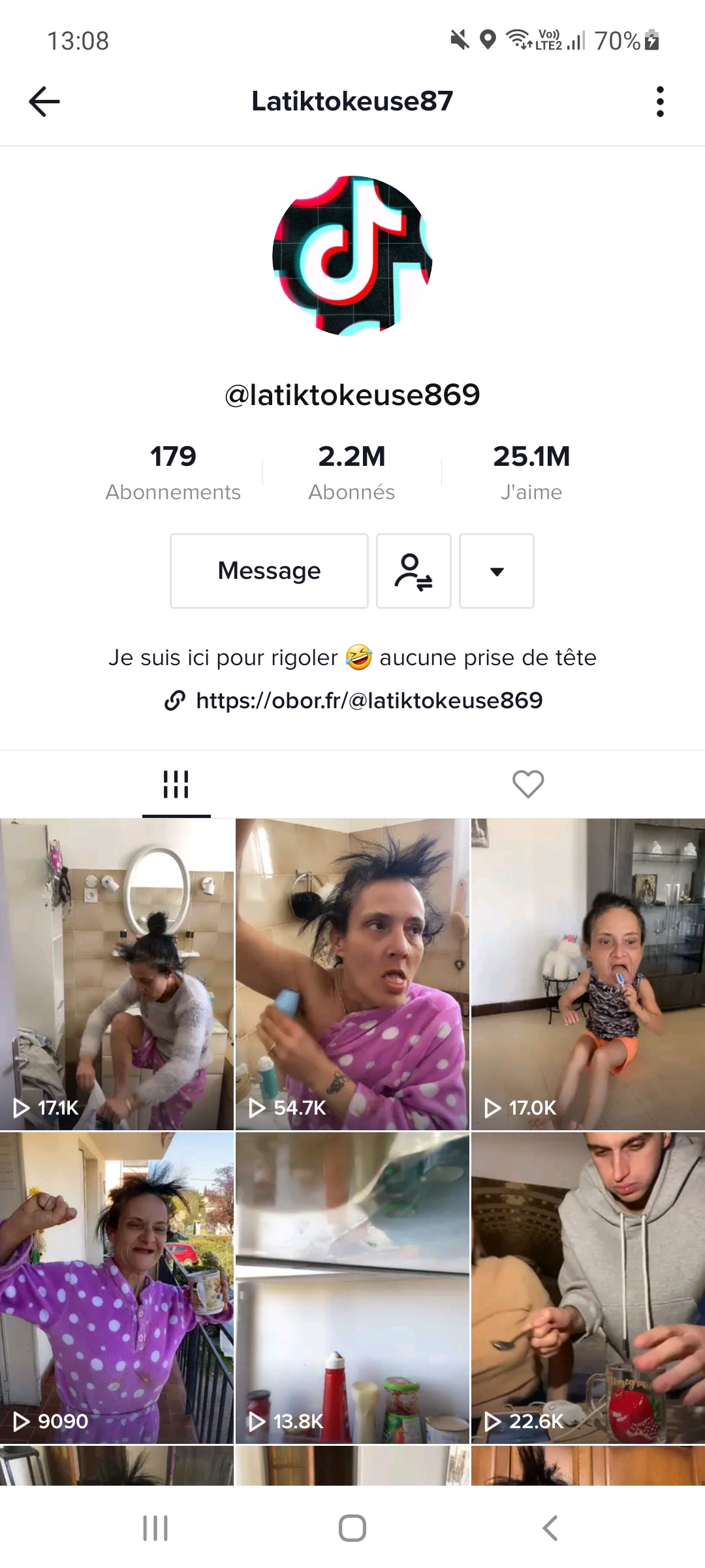 Je crée cette pétition pour soutenir latiktokeuse869 elle se fait bloqué des vidéos pour rien alors que elle fait rien.