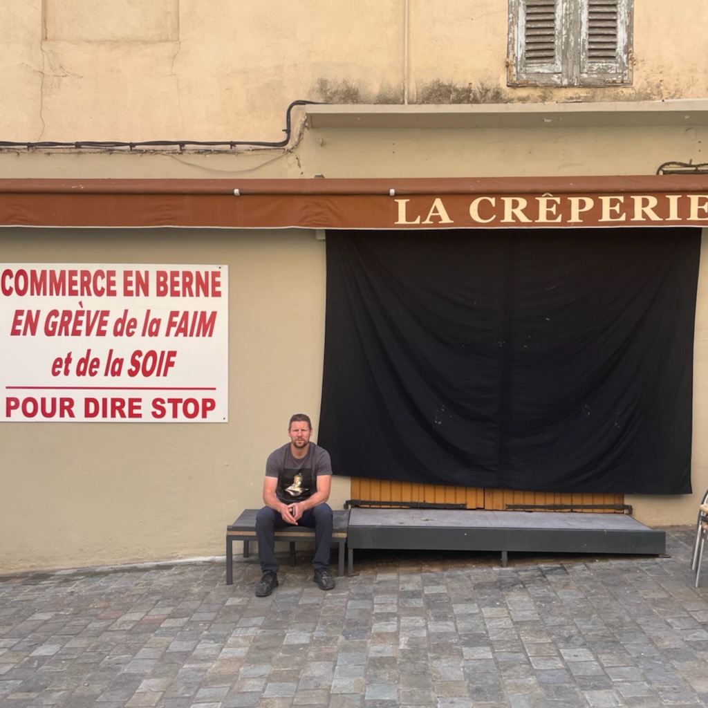 STOP aux menaces des institutions et des commerces voisins