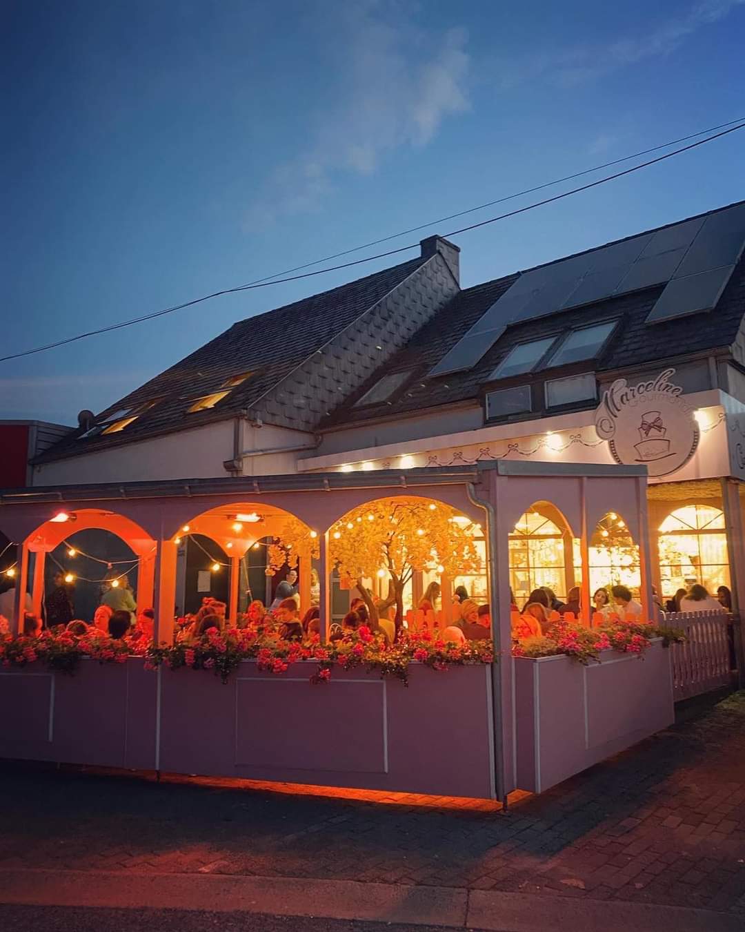 Conserver la terrasse rose de chez Marceline gourmandine 🦄🍧🍨🍰🧁🍸e