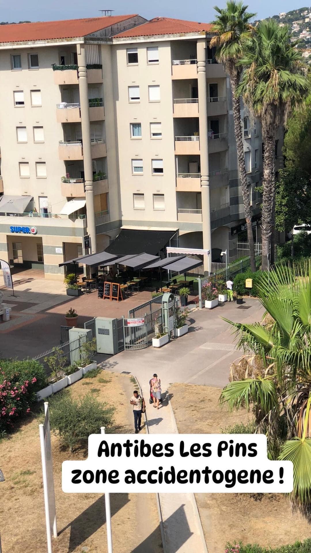 Chemin délabré dangereux au Rond-point d’Antibes Les Pins 06160