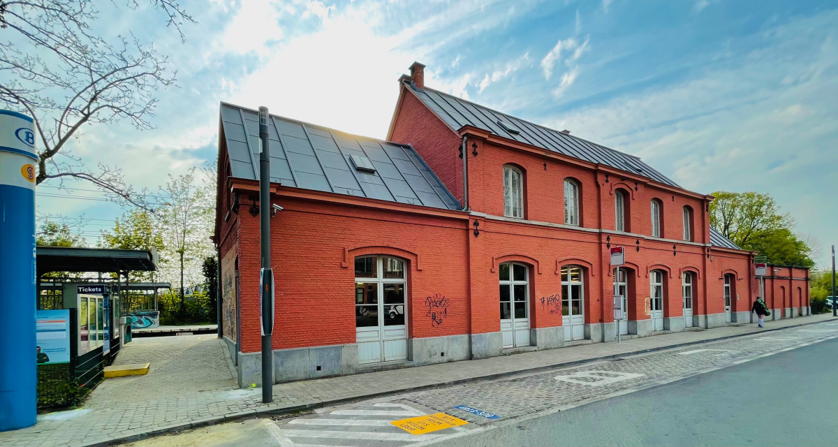 Avoir 2 trains/h à la gare d’Uccle stalle.