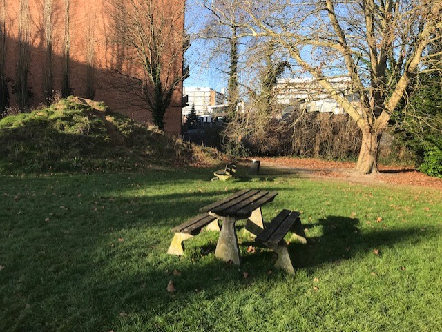 Non à la vente du "Top"