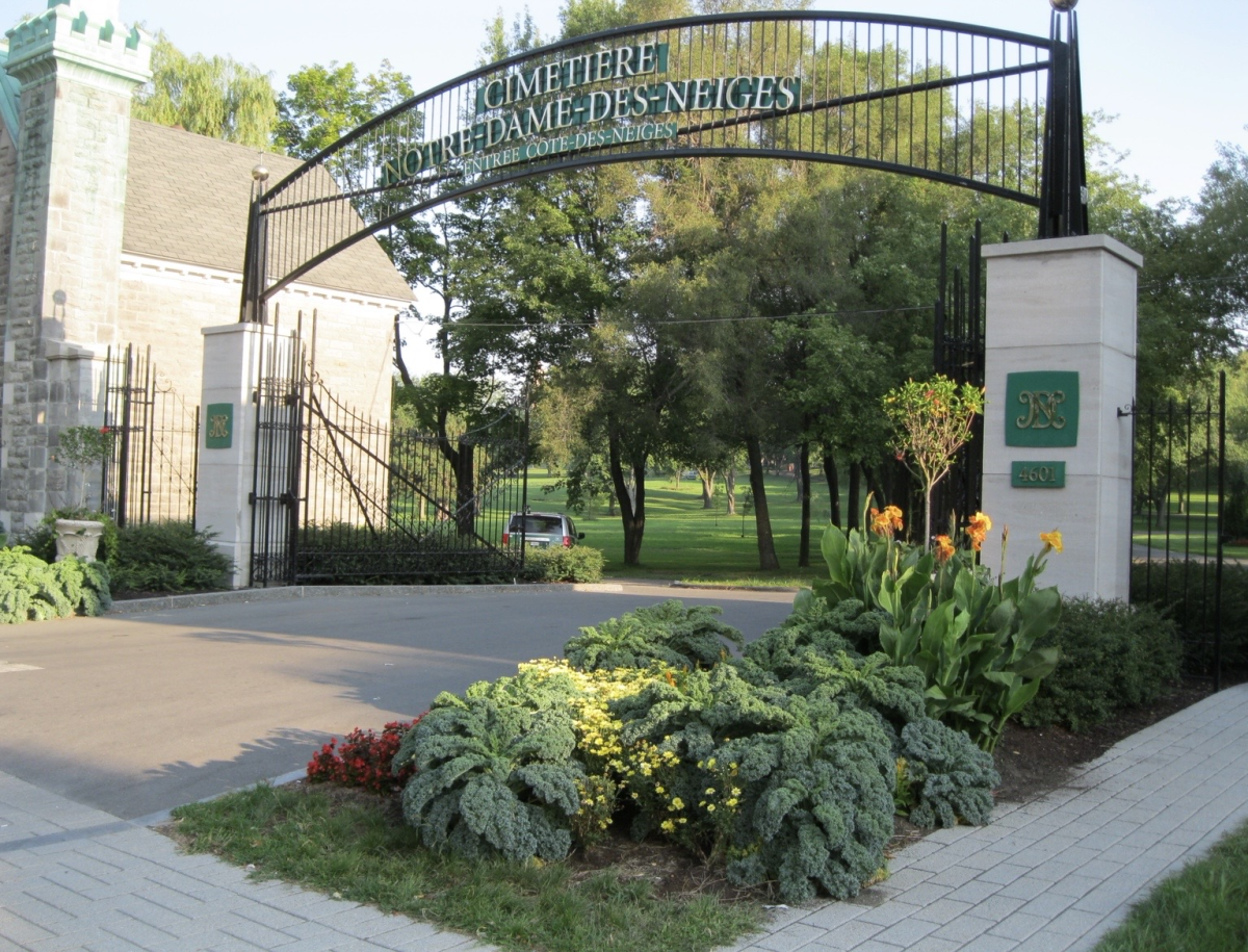 NON aux spectacles de sons et lumières au Cimetière Notre-Dame-des-Neiges