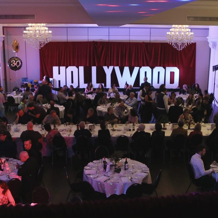OUI AU THÈME HOLLYWOOD